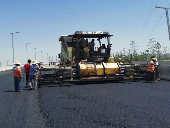 為什么高速公路用瀝青做路面？